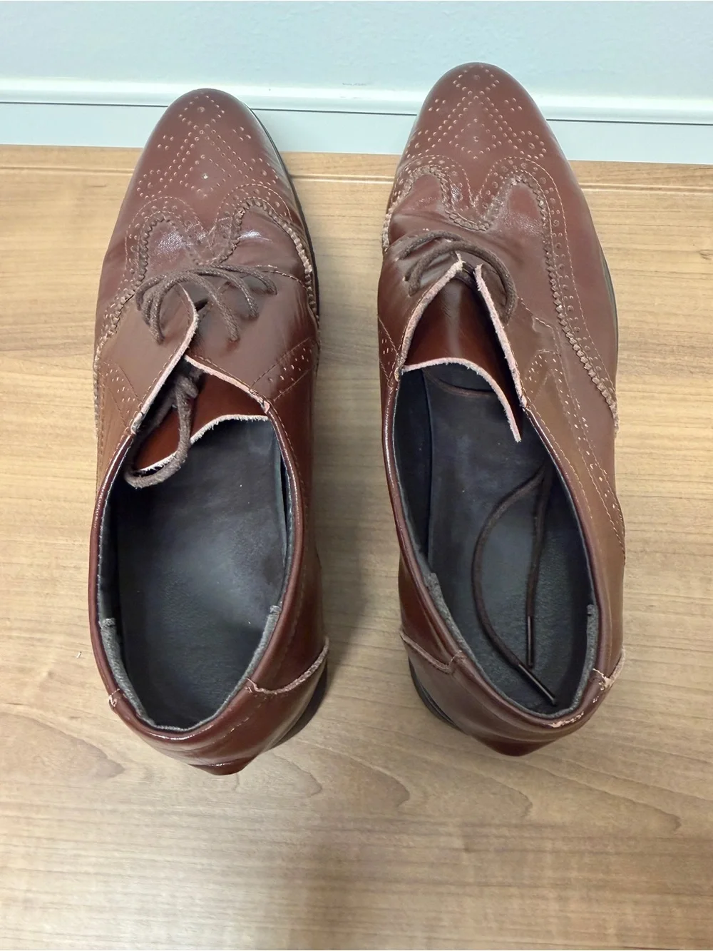 Men's Brown Leather Wingtip Dress Shoes Size 11 (EU 44) Oxfords